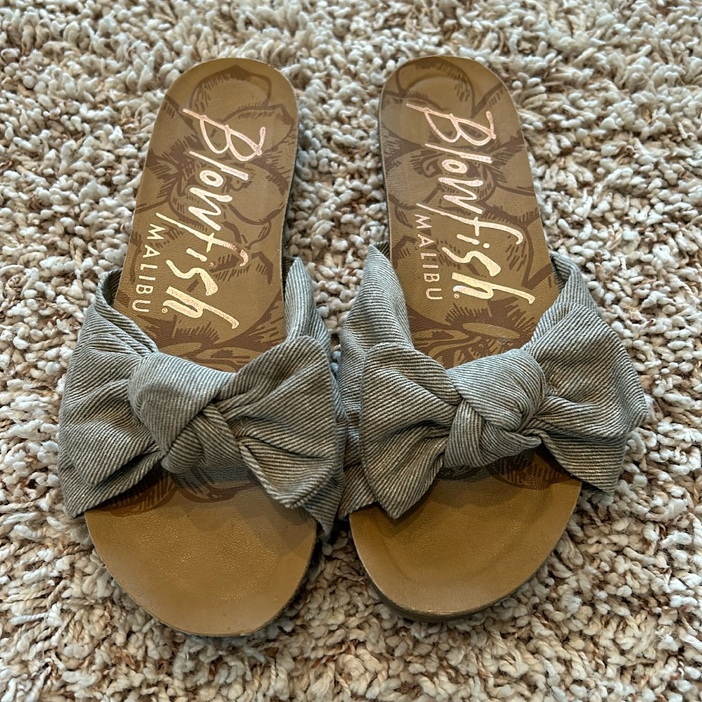 Blowfish flat bow sandal 6.5